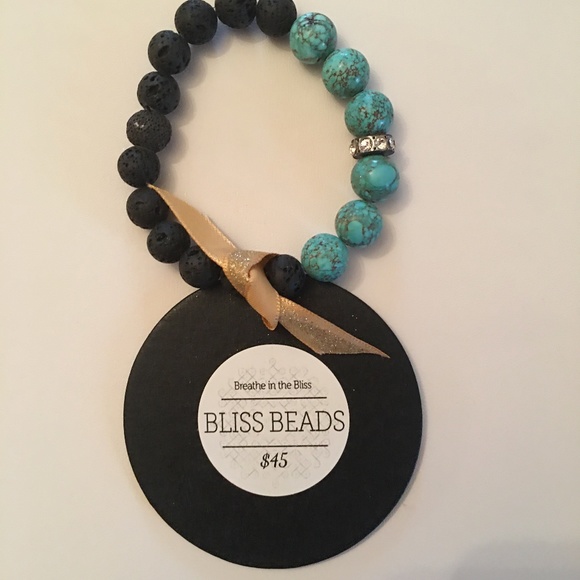 BLISS BEADS Aromatherapy Bracelet - NWT & Designer Gift Box - Picture 2 of 3
